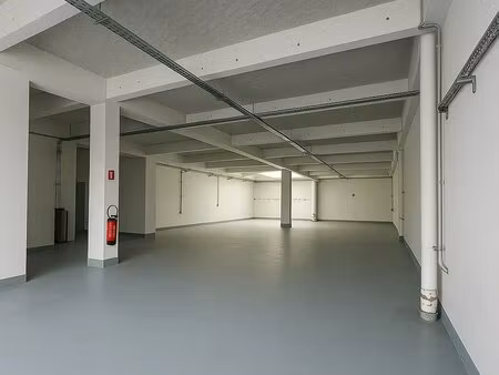 location local d’activités paris 75018 76m² à 6360m²