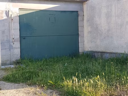 location parking compiegne 60200