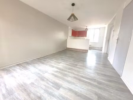 location appartement 2 pièces 65m² croix 59170