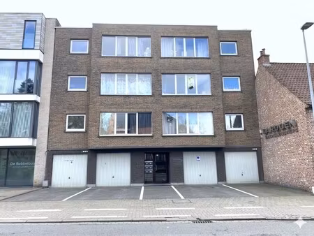 appartement met 2 slaapkamers en garage !!!