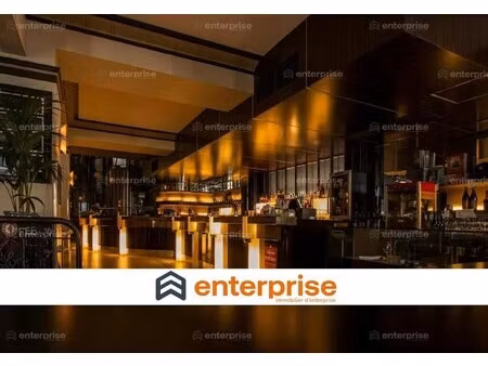 location commerce 115 m²