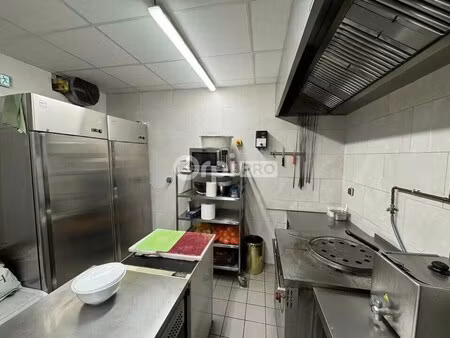 location commerce 160 m²