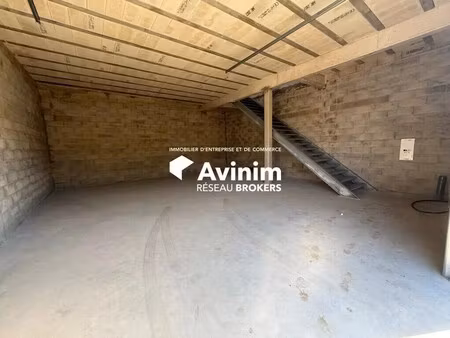 vente entrepôt 137 m²