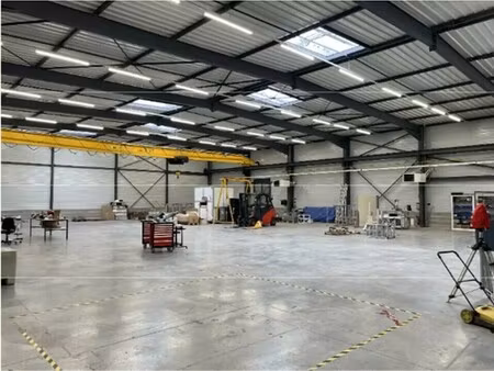 vente local d'activités 1 998 m²