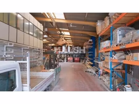 location local d'activités 1 275 m²