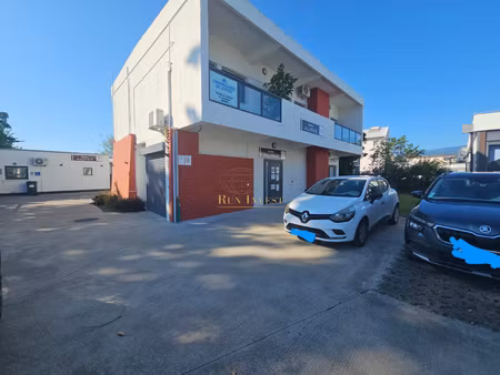 location local commercial 43m² st andre 97440