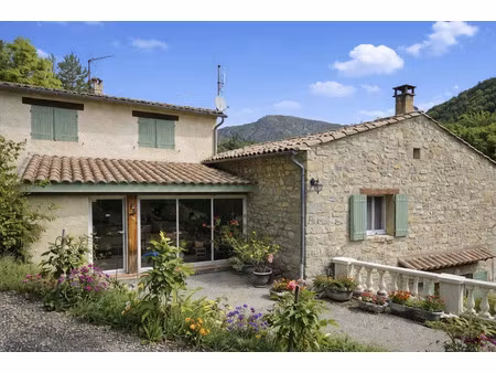 vente maison 8 pièces 186 m² à saint-nazaire-le-désert (26340)  329 000 €