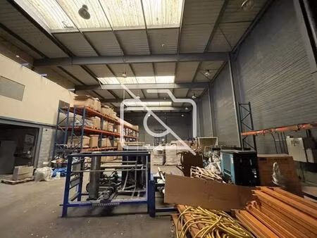 vente entrepôt 4 850 m²
