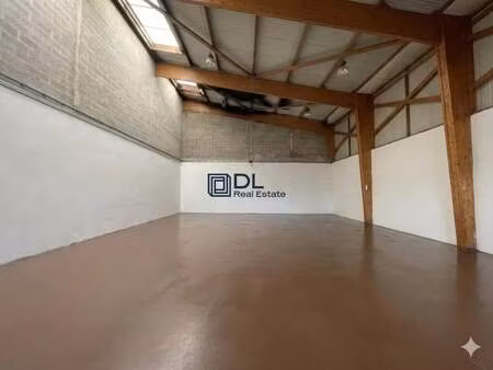 vente entrepôt 320 m²