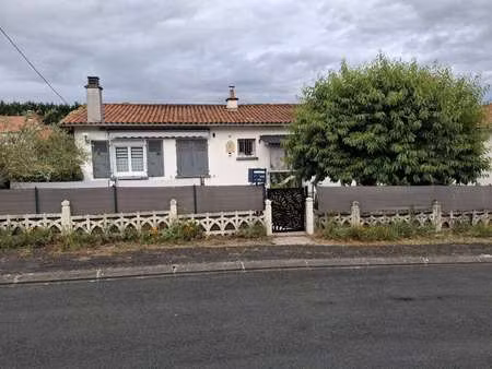 vente maison viager à civray (86400) : à vendre viager / 93m² civray