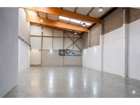 vente local d'activités 500 m²