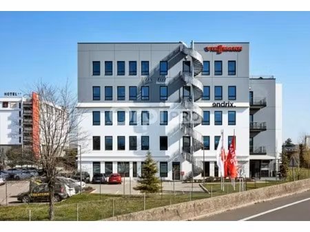 location bureaux 166 m²