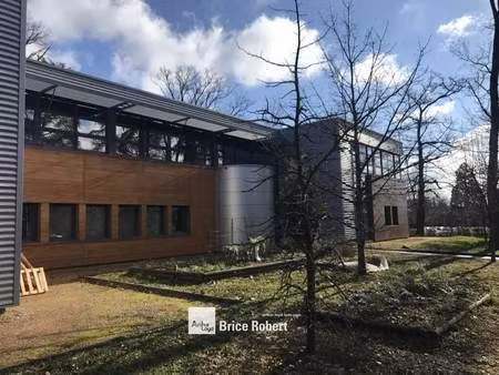 location bureaux 610 m²