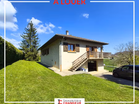 location maison 4 pièces 101m2 voiron 38500 - 1300 € - surface privée