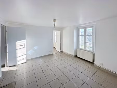 location appartement 2 pièces  31.28m²  ozouer