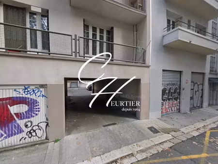 location parking 13m2 grenoble 38000 - 52 € - surface privée