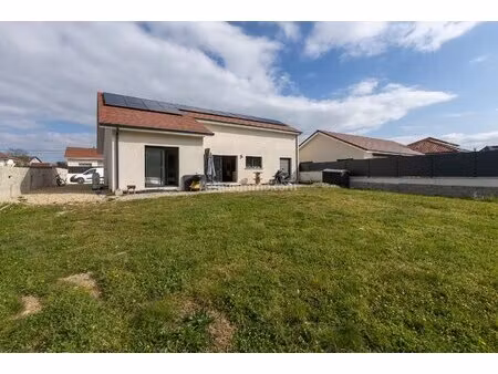 villa plain pied de 2022 de 115 m² / dpe a / 4 chambres sur 800 m²