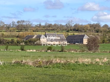 ancien corps de ferme a l'ouest de bayeux (14710).