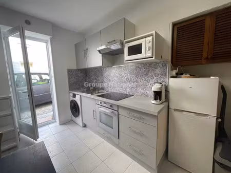 location appartement 1 pièce 30 m² à salon-de-provence (13300)
