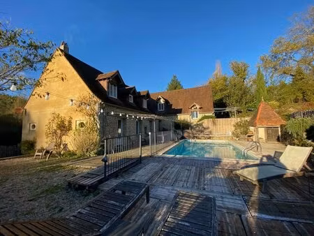 superbe propriete en pierre comprenant 2 maisons d'habitation