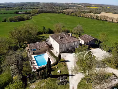élégante gasconne avec piscine et vue proche de mauvezin