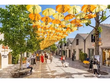 location commerce 185 m²