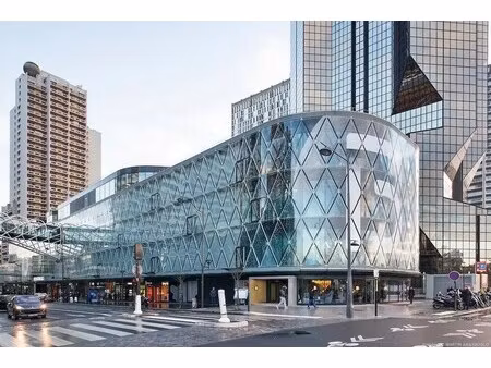 location commerce 194 m²