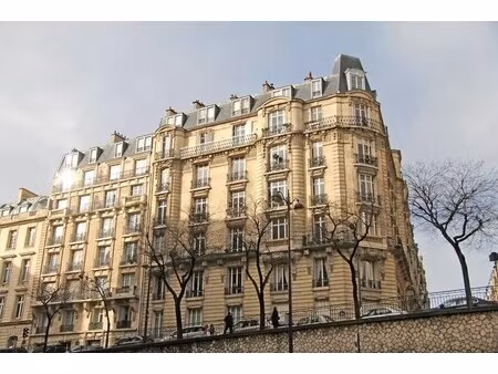 location commerce 90 m²