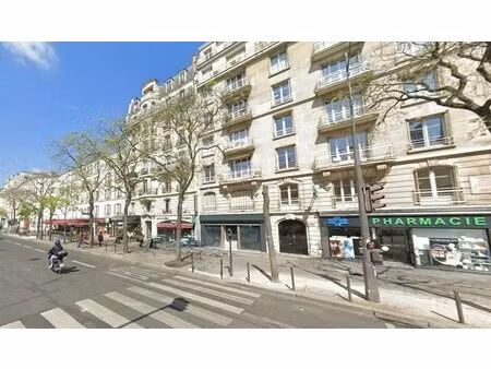 location commerce 95 m²