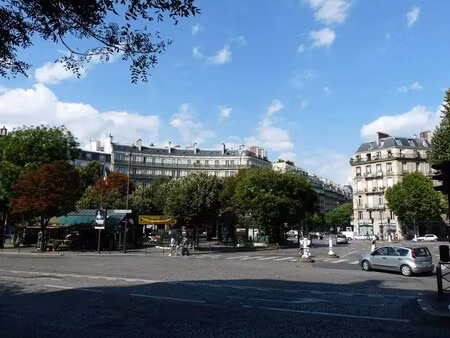 location commerce 132 m²