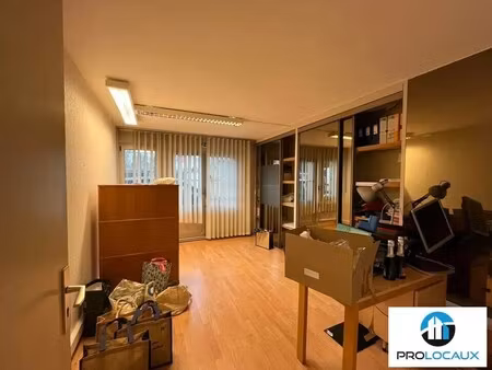 location commerce 193 m²