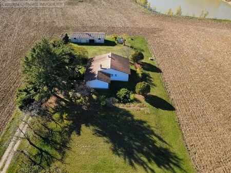 maison de plain-pied avec dépendances