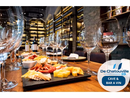 vente local commercial 130m2 hyères 83400 - 243750 € - surface privée