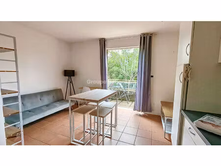 studio meublé et équipé dans résidence.