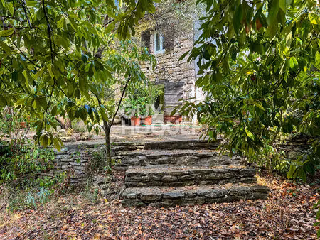 mazet en pleine colline de saumane-de-vaucluse