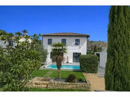 châteauneuf-du-pape élégante maison contemporaine avec piscine et jardin paysagé