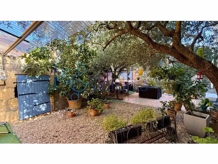 vente maison de village entre nîmes  avignon  uzès