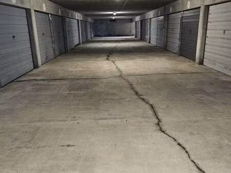 vente garage et parking à saint-jean-de-monts centre ville-plage (85160) : à vendre / 13m²