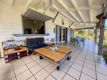 charmante villa à deshaies  cadre paisible et fort potentiel locatif