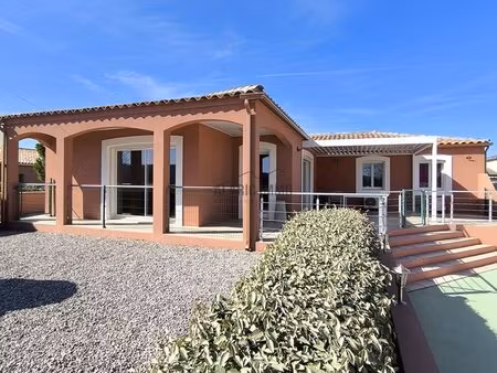 grande villa dominante  vue sublime  5 chambres  piscine