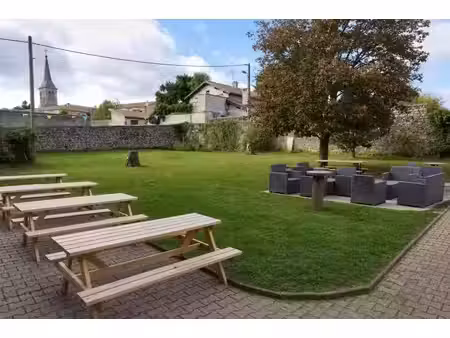 montfaucon-en-velay : 900m² avec terrain  idéal gîtes ou projets