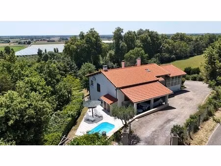 maison de 298 m2 - loubejac