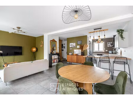 charmante maison avec terrasse et piscine au coeur des cheres