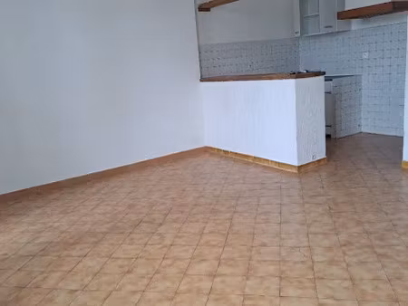 location appartement 4 pièces 67.1 m² à nans-les-pins (83860)  790 €