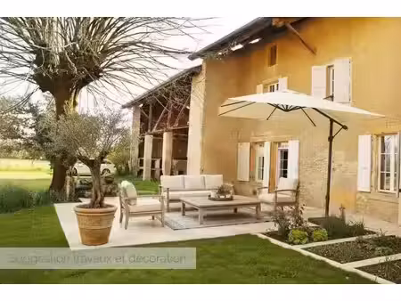 vente ferme 8 pièces 220 m² à triors (26750)  450 000 €