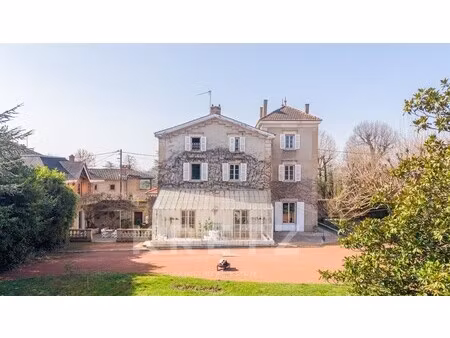 maison de luxe à vendre dans le quartier ouest