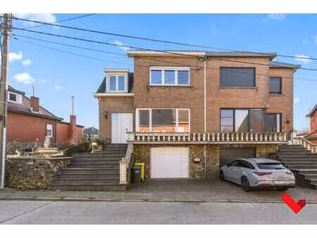 maison semi-mitoyenne située dans un excellent emplacement !