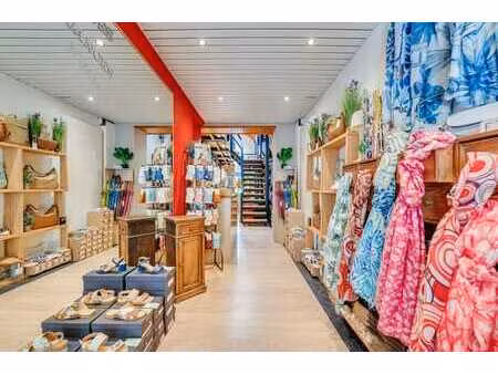 centre ville  commerce de +/- 90 m² avec belle terrasse