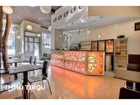 belle surface commerciale à usage de bar