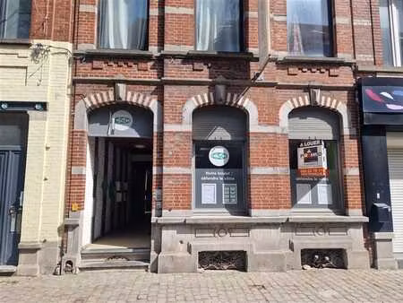 local commercial/bureau de +/- 70m² situé en plein centre